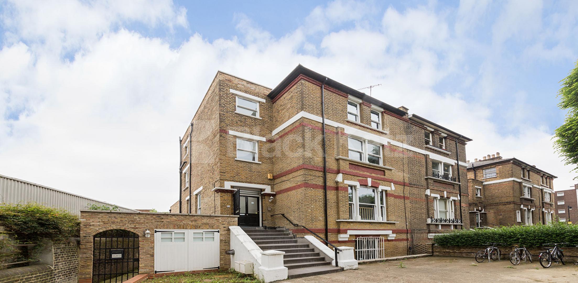 Fantastic spacious three bed mins to tube and shops  Hillmarton Road, Caledonian Road